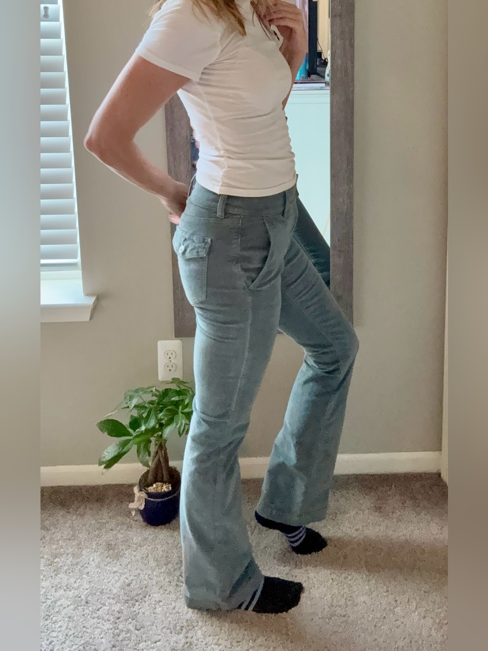 American Eagle Outfitters Women’s Sky blue Corduroy Flare Pants